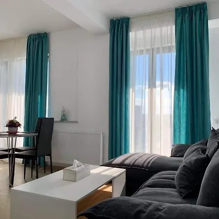Kazeeb Apartament *