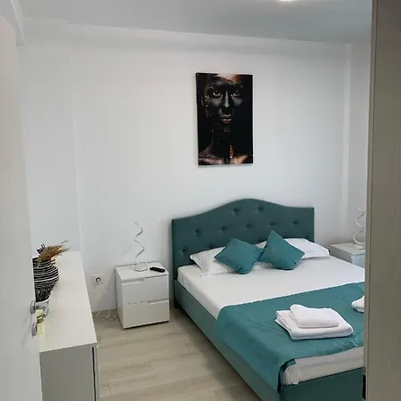 Kazeeb Apartament *